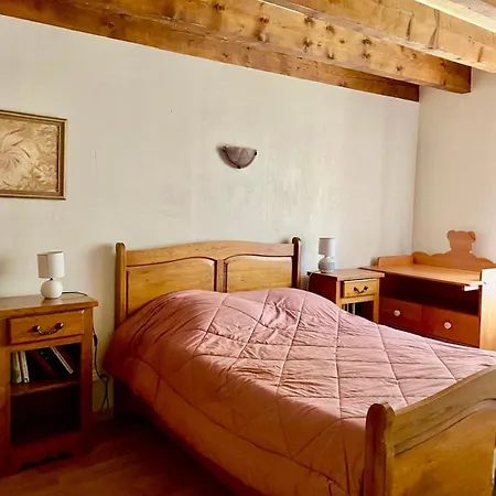 Ardoise Et Girolle Holiday home *