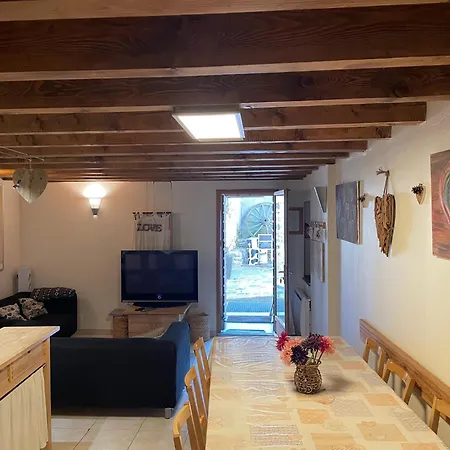 Holiday home Ardoise Et Girolle
