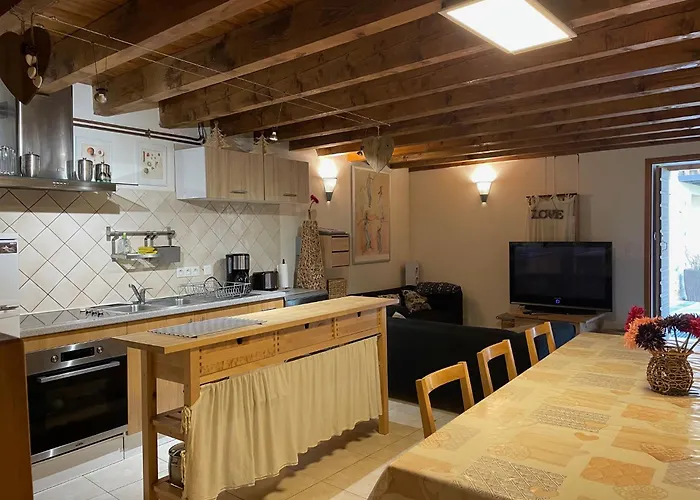 Ardoise Et Girolle Tatil Evi *